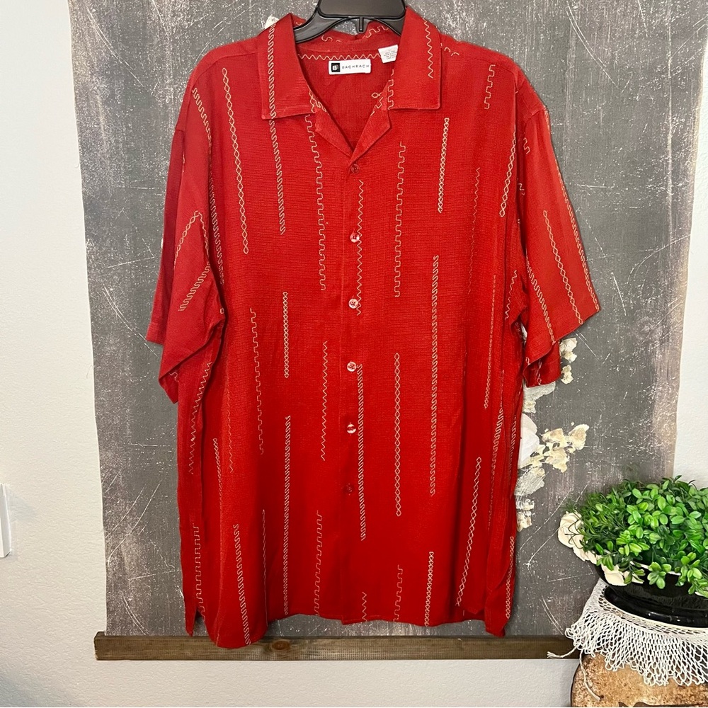 Bachrach 100% Silk Red Tan Zig Zag Embroidery Short Sleeve Button Up Shirt Sz L
